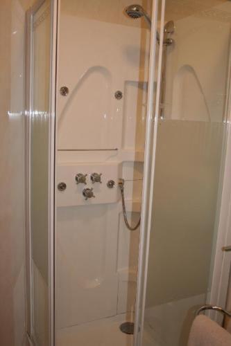 Hostellerie Lou Pahou Ronse Amenities photo