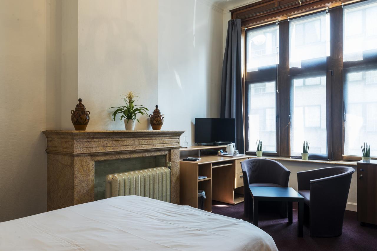 Hostellerie Lou Pahou Ronse Exterior photo